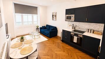 Fridge, microwave, oven, dishwasher