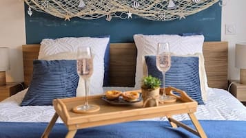 In-room safe, iron/ironing board, free WiFi, bed sheets