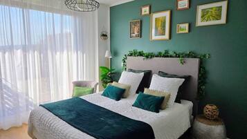 In-room safe, iron/ironing board, free WiFi, bed sheets