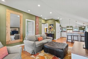Living area - Charlee's Cabin - Family Escape on Webster Lake | Pier & Swimming! (North Webster)