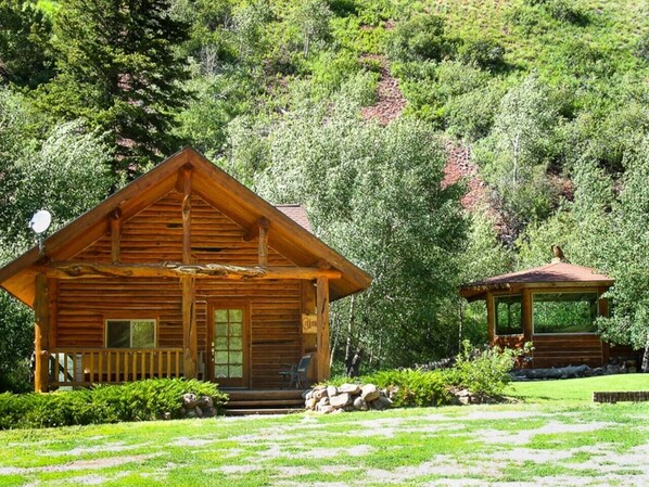 Exterior - Cottonwood Cabin in Dry Creek (Afton)