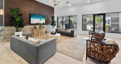 Naples Family 2BR w/ Pool I Near Great Wolf Lodge