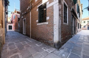 Property grounds - La Perla. (Venice)