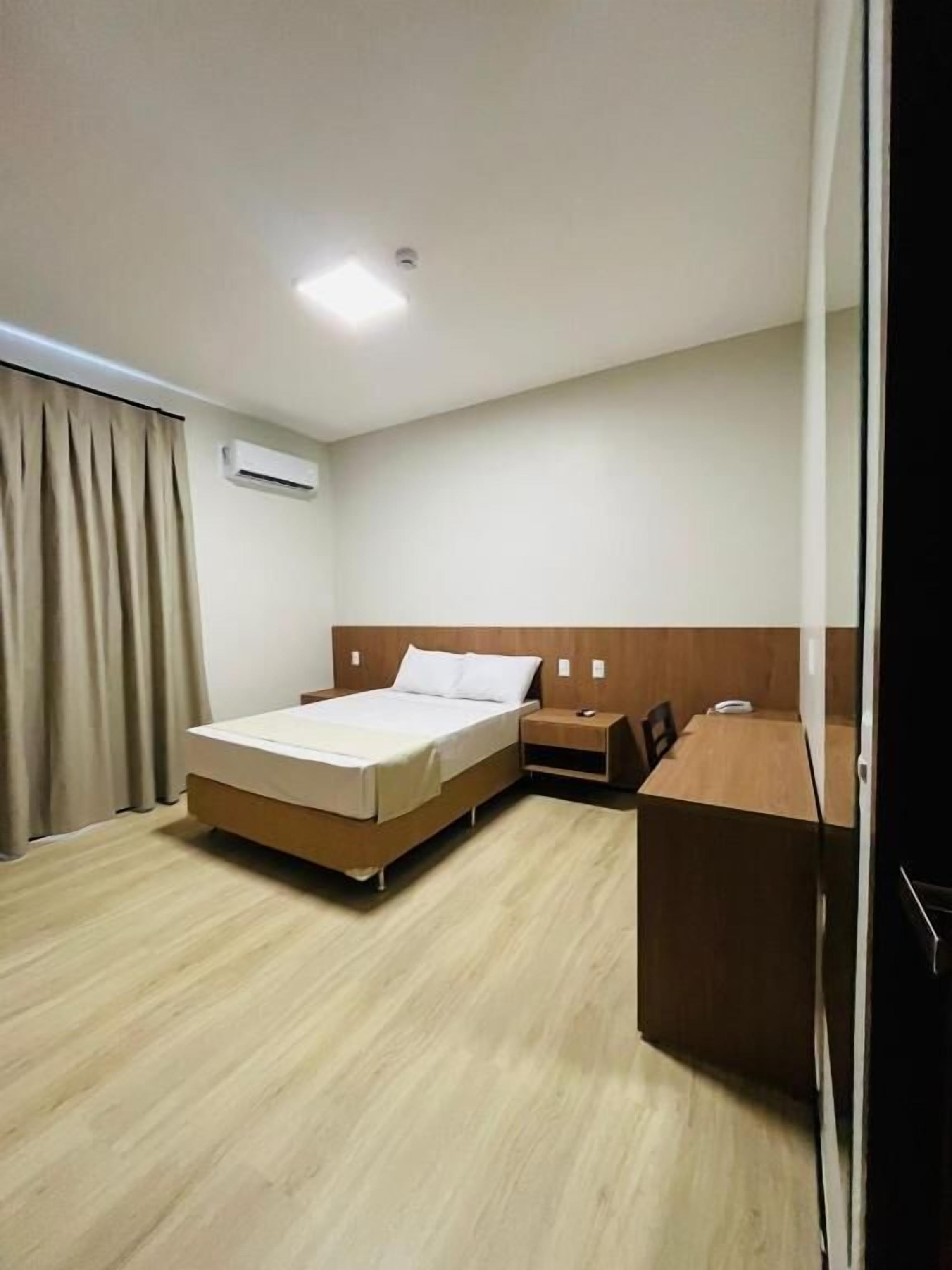 Quarto casal luxo | Wi-Fi de cortesia