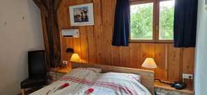 Room - Van Gogh – Holiday Home for 4 Guests with 2 Bedrooms (Douzains)