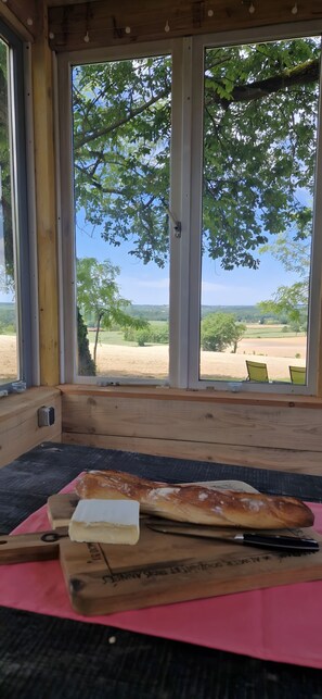 Interior - Van Gogh – Holiday Home for 4 Guests with 2 Bedrooms (Douzains)