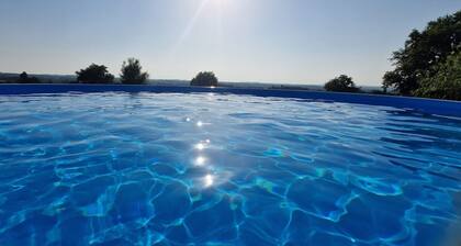 Romantic Gîte Cezanne with Jacuzzi, Two Terraces and Sunset Views in Lot-et-Garonne
