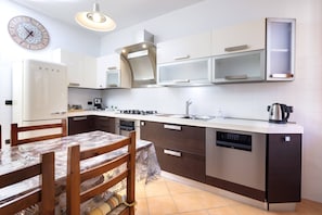 Apartment, 3 Bedrooms, Balcony, City View | Interior - Exclusive Verona Apartment - Arena Views, 3 Bedrooms, Wi-fi (Verona)