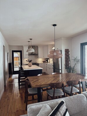 Dining - Juniper Cottage, Beaver Lake | Peaceful waterfront property in Tamworth, Ontario (Tamworth)