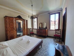 Iron/ironing board, WiFi, bed sheets - Magno Apartment (Venice)