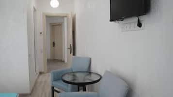 Double Room, Balcony, Courtyard View | Interior