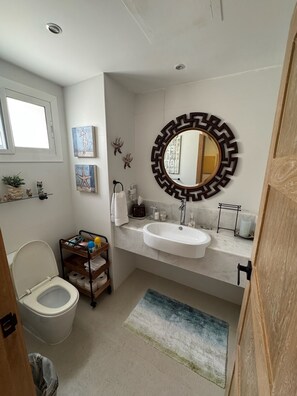 Shower, hair dryer, towels, soap - Escape to Punta Cana Paradise/Modern 3 BR Condo w/Pool on Iberostar Golf Course (Punta Cana)