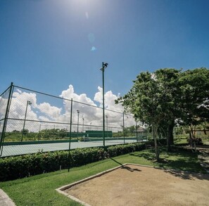Sports court - Escape to Punta Cana Paradise/Modern 3 BR Condo w/Pool on Iberostar Golf Course (Punta Cana)