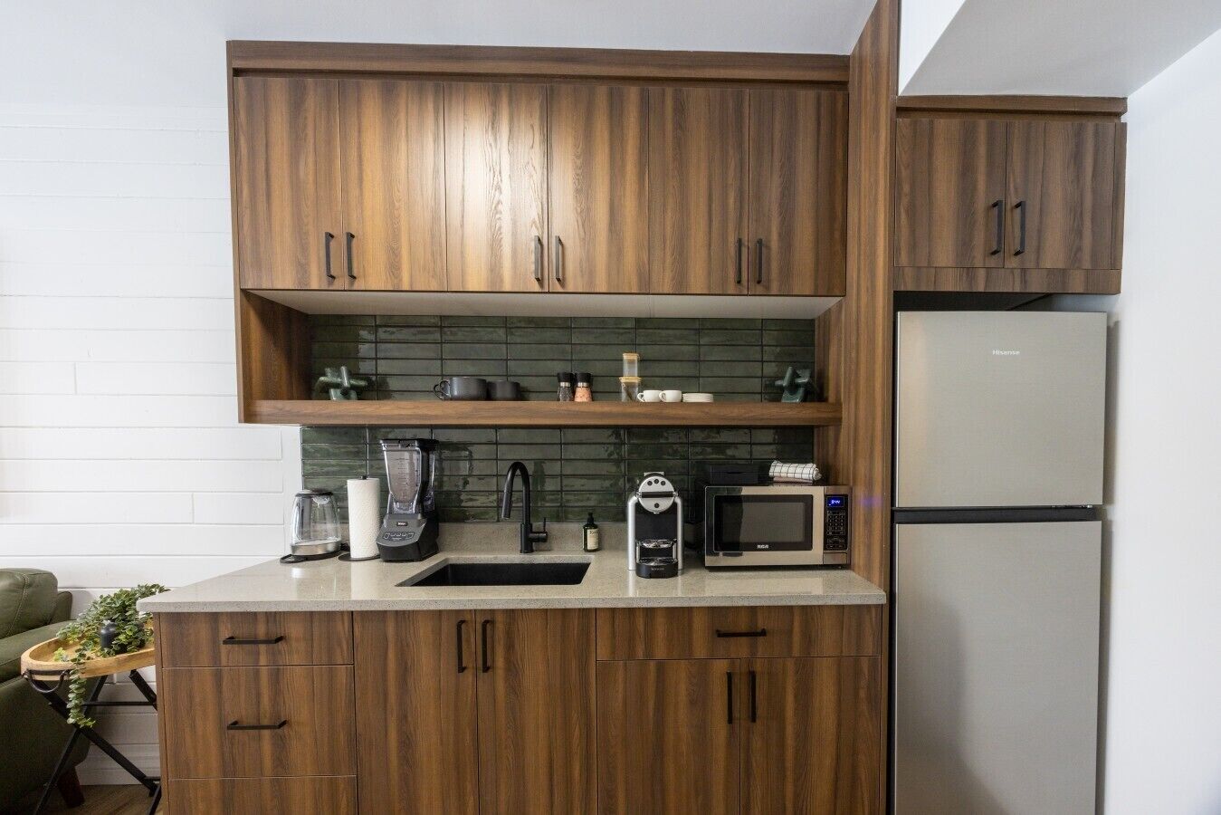 Kühlschrank, Geschirrspüler, Toaster