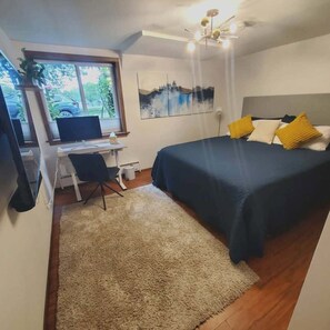 Room - Ballard Holdfast: Rare Spacious Family Retreat Near Downtown Ballard (Seattle)