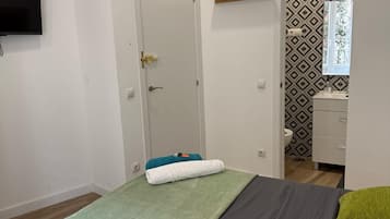 Basic Room, Courtyard View