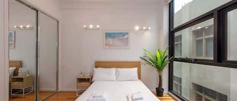 3 bedrooms, iron/ironing board, Internet, bed sheets