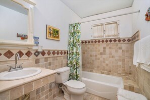 Dusche, Handtücher, Seife, Toilettenpapier