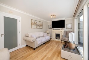 Smart TV - Amazing 4 bedroom house in the heart of Cork (Cork)