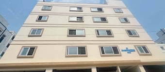 Classic Hotel O Temple Road Vemulavada