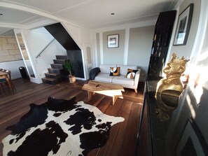 Living area - Holiday Home 'Esprit Chic-Calme-Climatisation' with Private Garden, Wi-Fi and Air Conditioning (Pessac)
