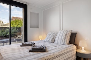 3 slaapkamers, een strijkplank/strijkijzer, wifi, beddengoed