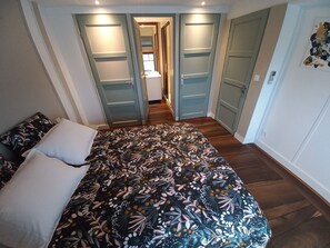 Room - Holiday Home 'Esprit Chic-Calme-Climatisation' with Private Garden, Wi-Fi and Air Conditioning (Pessac)