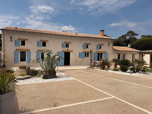 Esterni
