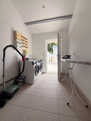 Interior - An authentic Charentaise right on the water! (Saint-Palais-sur-Mer)