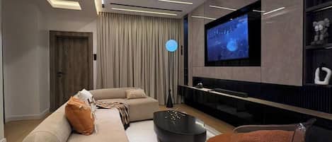 Family Apartment, Balcony, City View | Living area