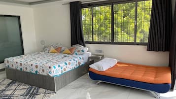 5 bedrooms, iron/ironing board, WiFi