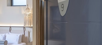 Zefyria Luxury Suites