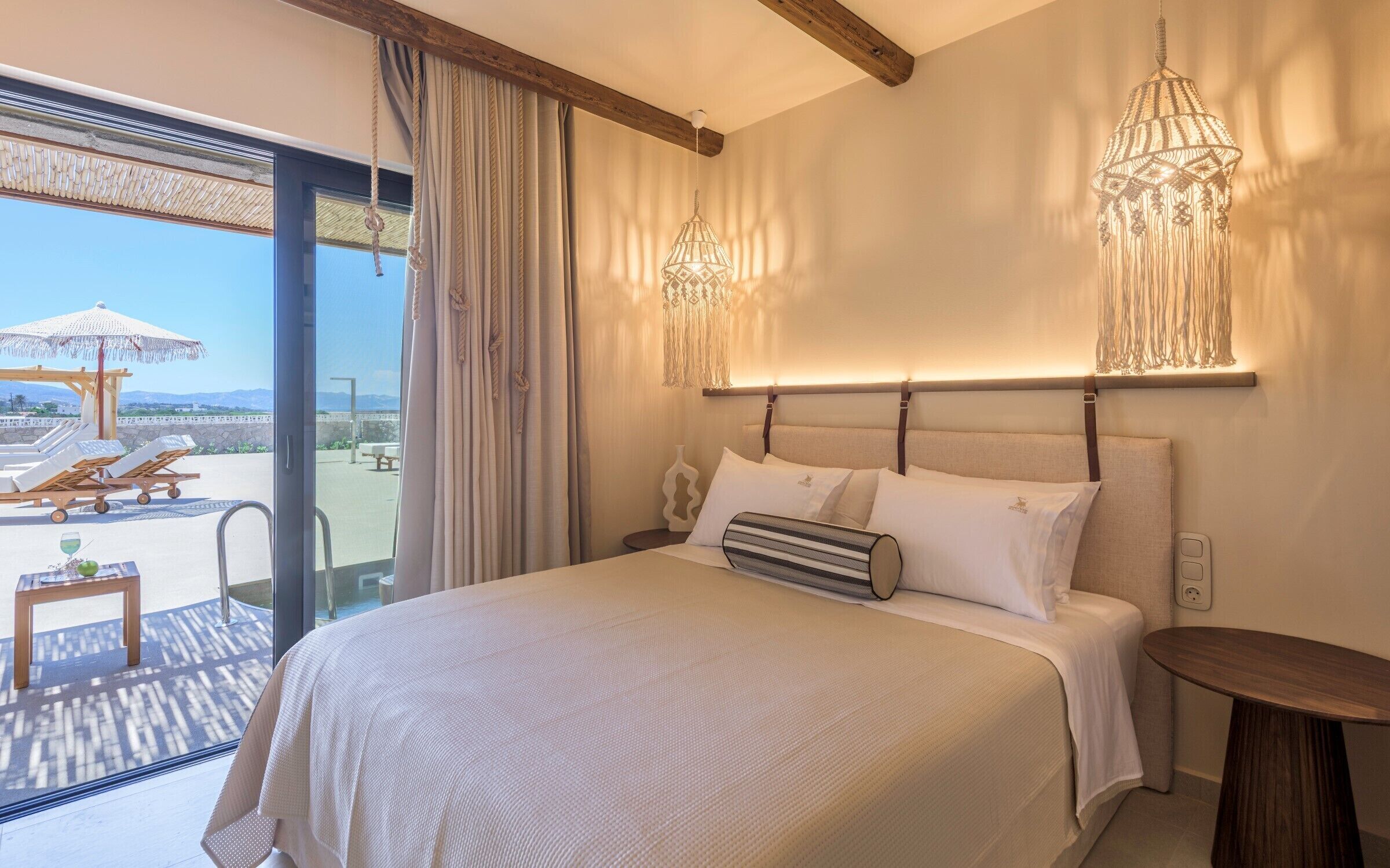 In-room safe, soundproofing, iron/ironing board, free WiFi