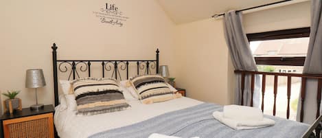 2 bedrooms, free WiFi, individually decorated, individually furnished
