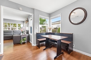 Dining - Upscale Remodeled 3BR Home Near Disneyland & Old Towne Orange Quiet Luxury Stay (Orange)