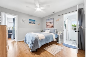 Room - Upscale Remodeled 3BR Home Near Disneyland & Old Towne Orange Quiet Luxury Stay (Orange)