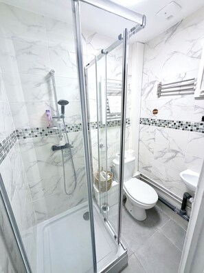 Bathroom - Vrbo Property (Limay)