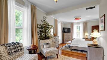 3 chambres, fer et planche à repasser, lit parapluie, Wi-Fi gratuit