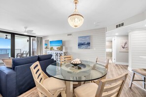 Apartment, Mehrere Betten (Watercrest 1006) | Speisen