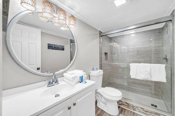 Apartment, Mehrere Betten (Watercrest 1006) | Badezimmer