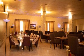 Dining - AUBIT HOTEL  (Ado)