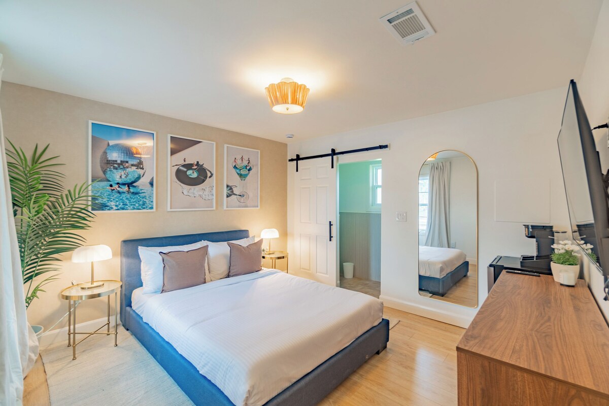 Chambre simple Confort, piscine privée, vue sur le lac | Fer et planche à repasser, accès au Wi-Fi (inclus), literie fournie