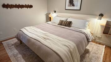 2 bedrooms, iron/ironing board, WiFi, bed sheets