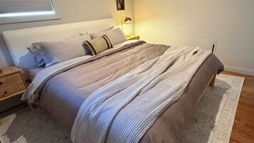 Iron/ironing board, WiFi, bed sheets