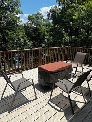 Property grounds - No Worries Lake Cottage & Dock in NO WAKE cove. Max relaxation..No Worries… (Rocky Mount)