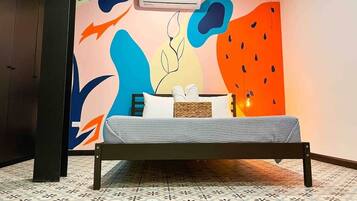 1 dormitorio, tabla de planchar con plancha, wifi y ropa de cama