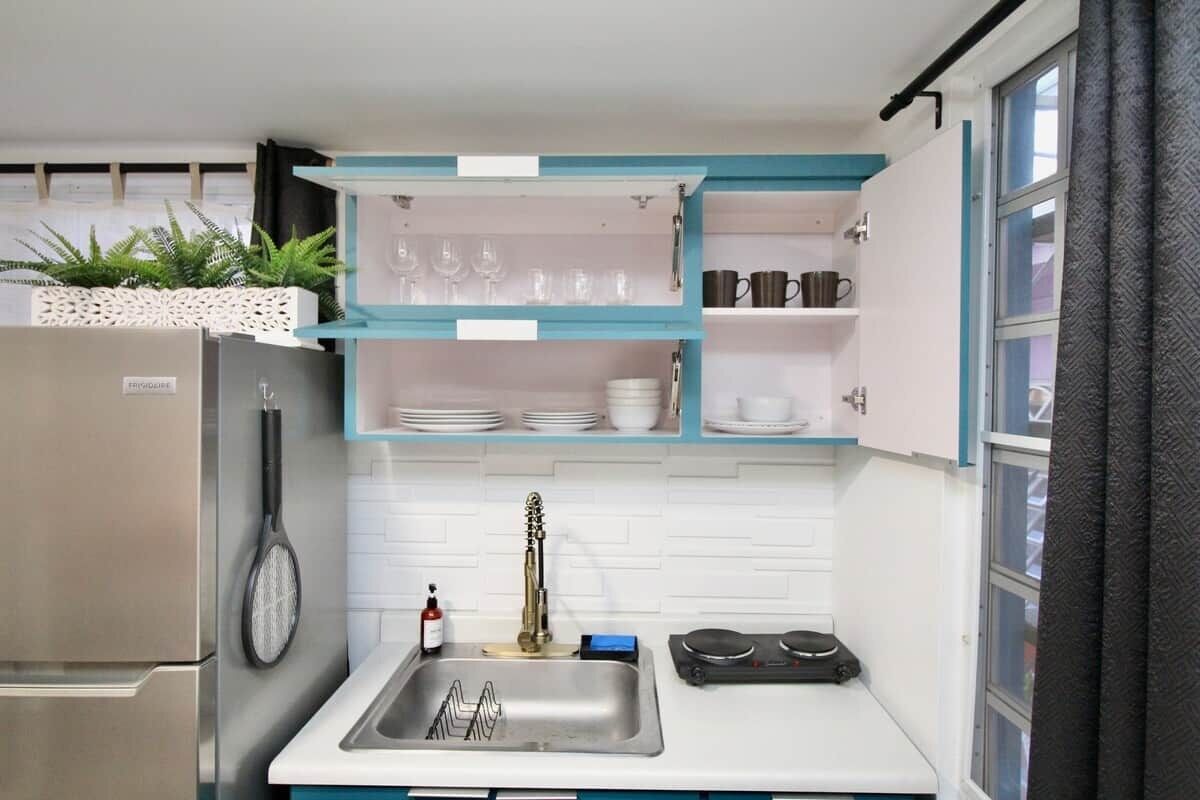 Fridge, microwave, stovetop, coffee/tea maker