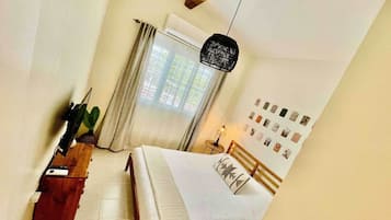 Iron/ironing board, WiFi, bed sheets