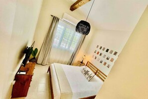 Iron/ironing board, WiFi, bed sheets - 3.6 Near Beach • Generator • Hammock • 2nd floor (Miradero)
