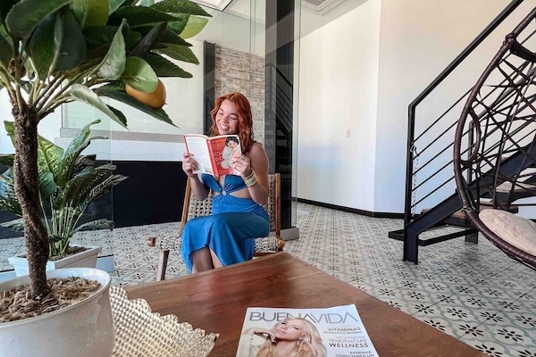 Share a moment in one of the welcoming spaces we have available for our guests in the lobby.